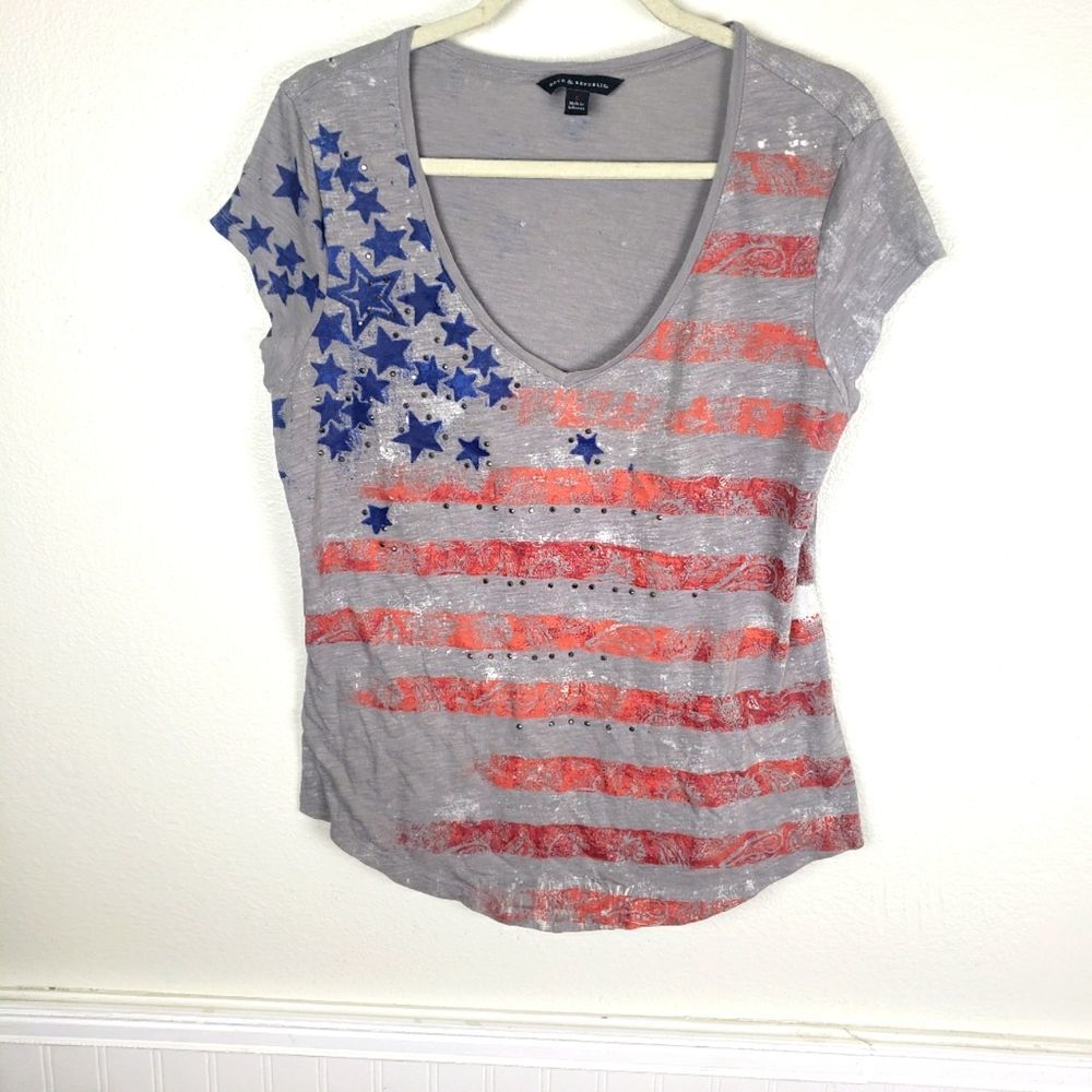 Women's Rock & Republic Grey American Flag Studded V-Neck Short Sleeve Shirt
